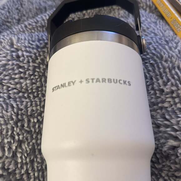 Starbucks x Stanley White Tumbler 20 flip straw - Picture 2 of 6